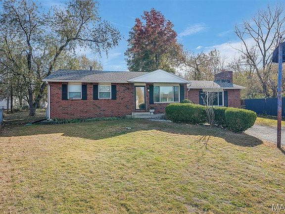 3rd image of 43 Iris Ave