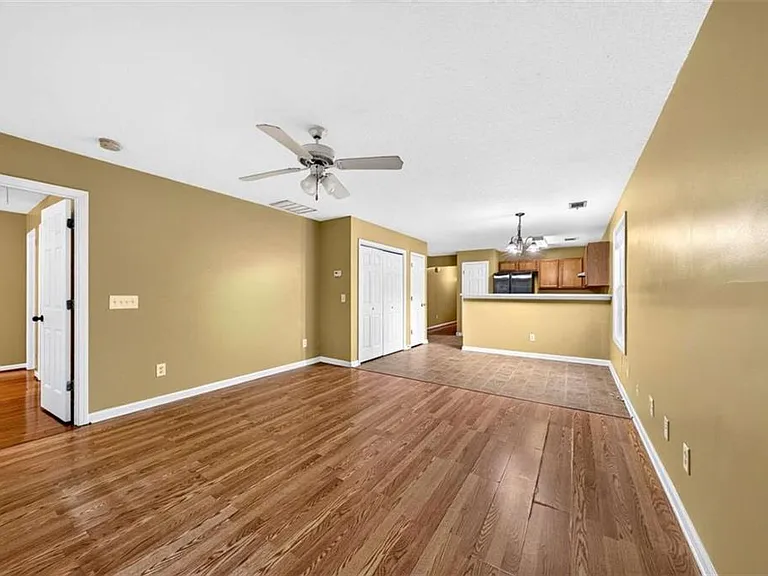 744 W Vincent Dr — Photo 16