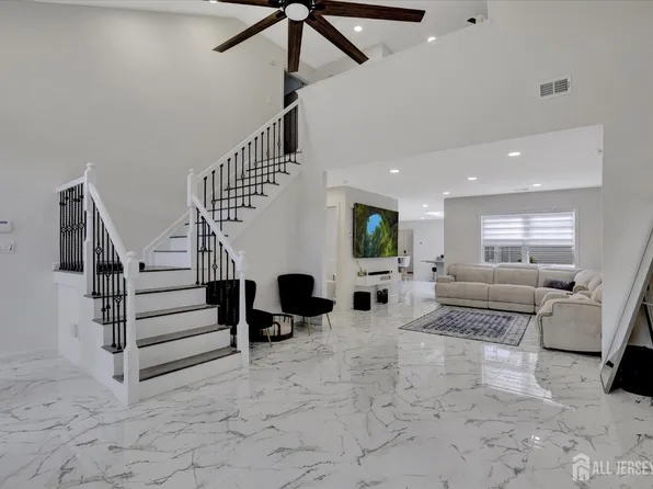 75 Winthrop Rd #D, Monroe Township, NJ 08831