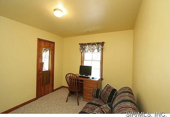 3rd image of 21 Halleck Ave