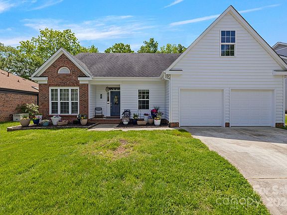 2nd image of 215 Southhaven Dr