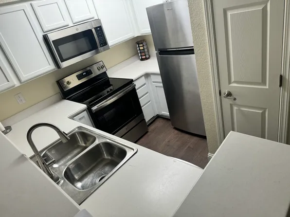 2881 Huntington Blvd, Fresno, CA