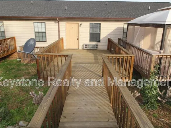 706 Peachers Dr APT A, Clarksville, TN 37042