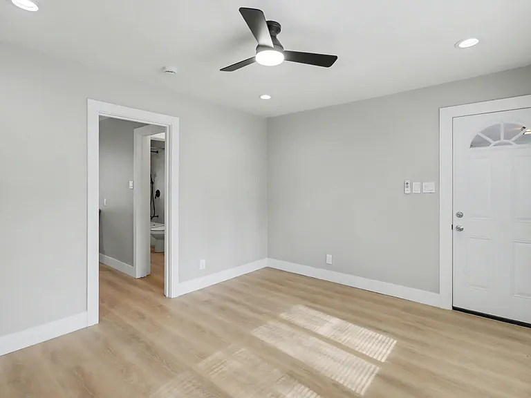 2725 I St #A — Photo 5