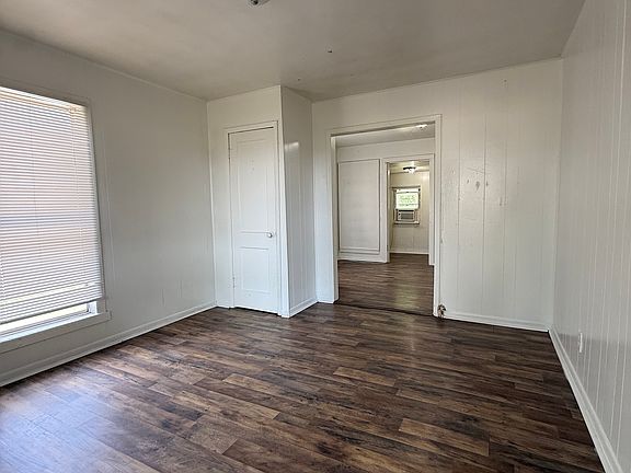 3rd image of 1211 E Veterans Memorial Blvd #4
