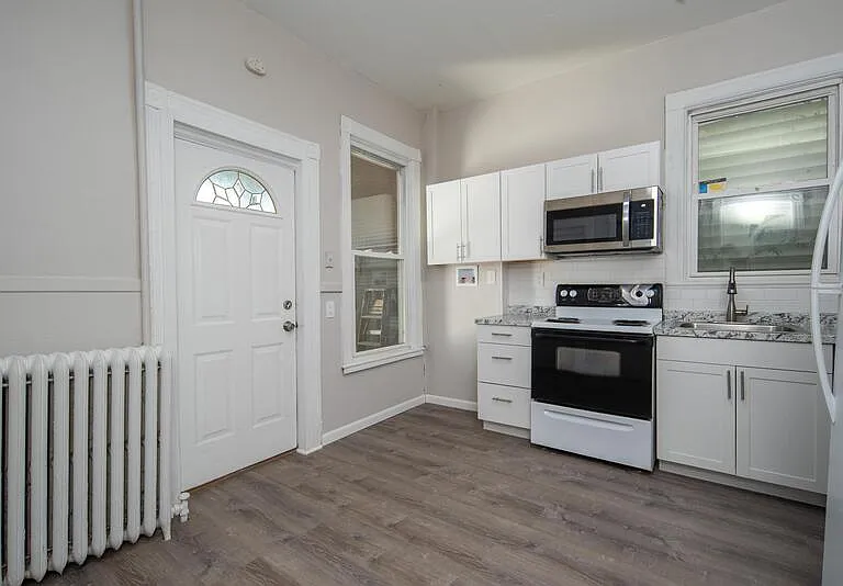166 6th Ave #1 — Photo 2