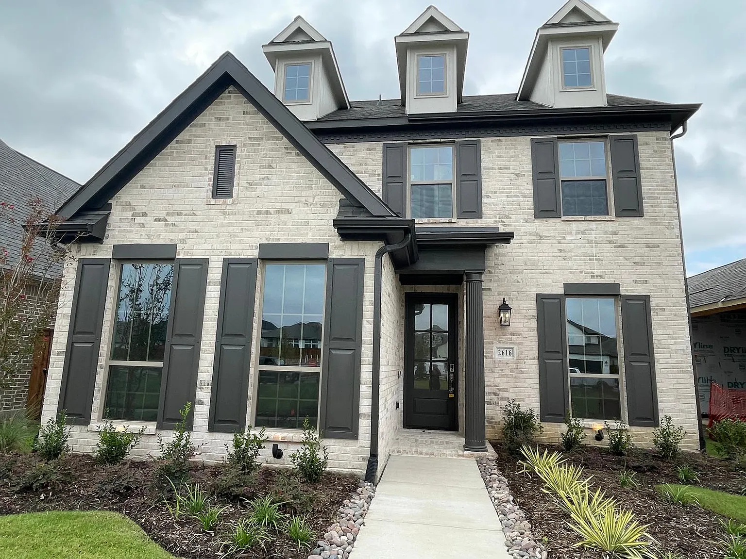 4 bed, 3.5 bath, 2846 sqft, $3,200 — Photo 2