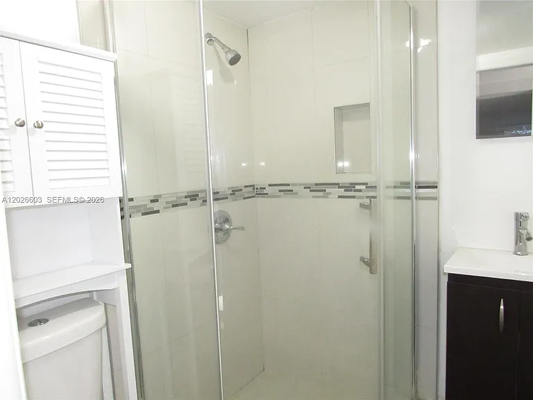 2230 SW 50th Ter #2 — Photo 6