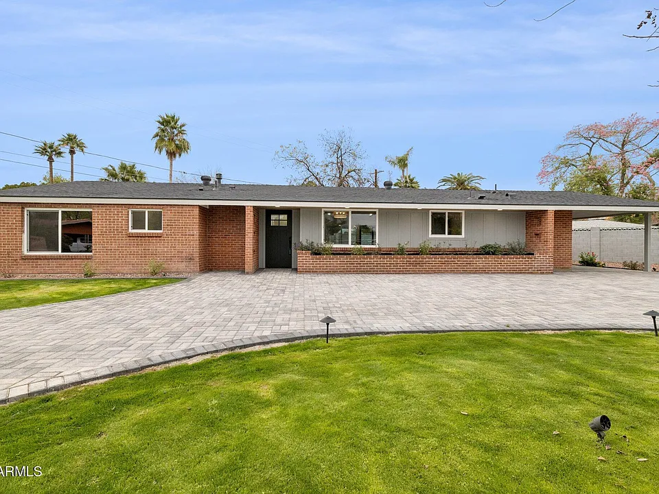 1216 W Rovey Ave