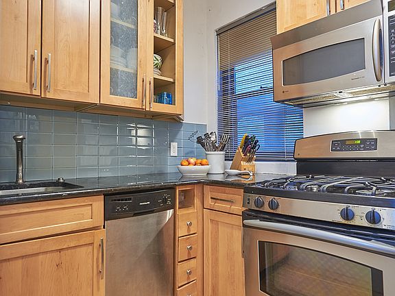 3rd image of 434 E 58th St APT 4A
