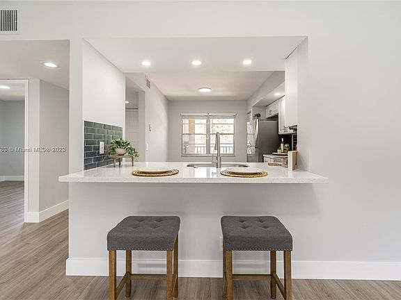4th image of 12500 SW 6th St APT 213N