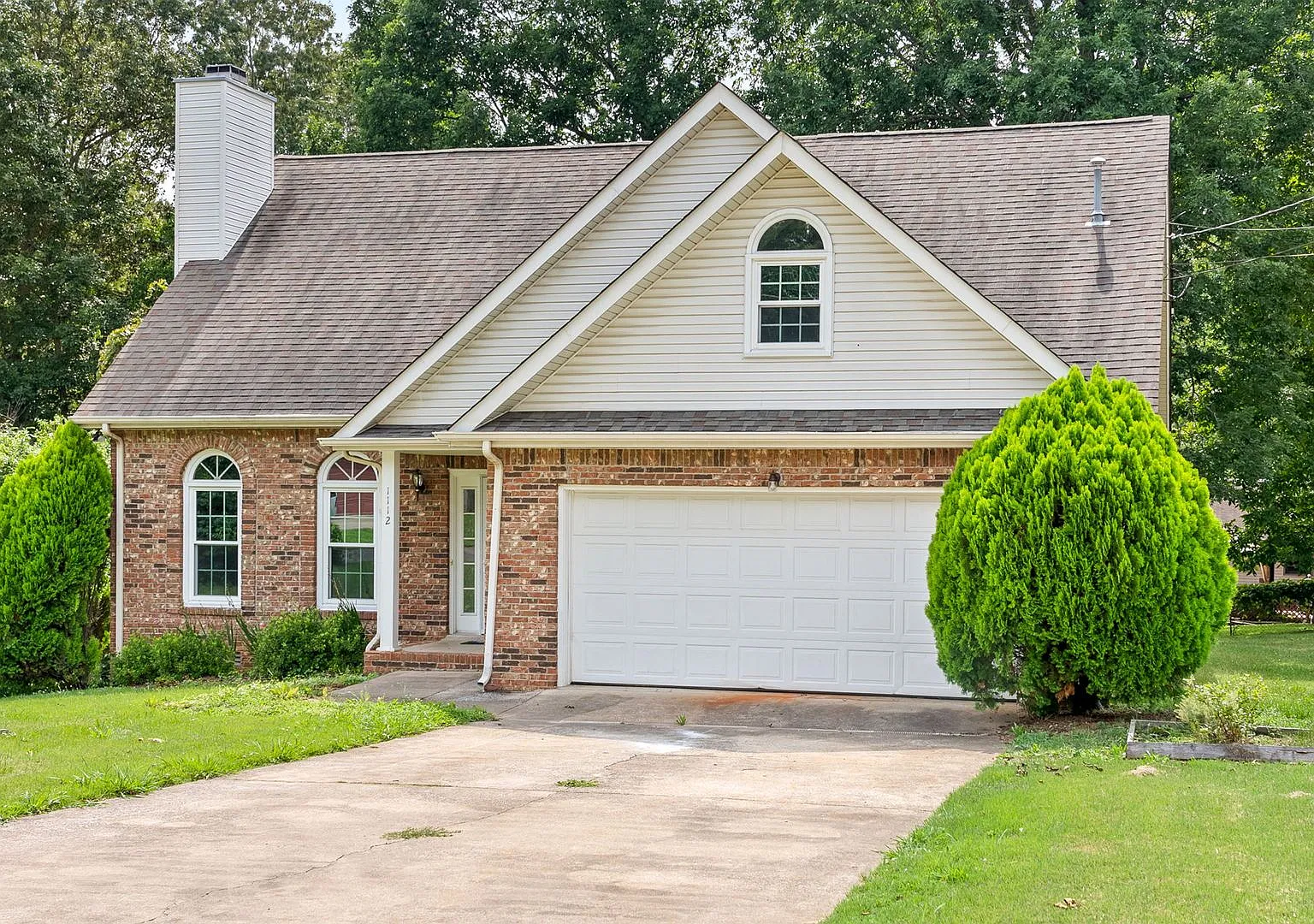 1112 Rosebrook Dr — Photo 1