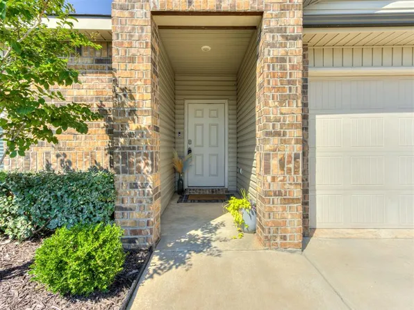 4213 Colt Dr, Mustang, OK 73064