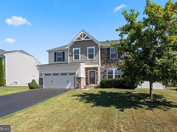 2nd image of 2411 Walthall Ct