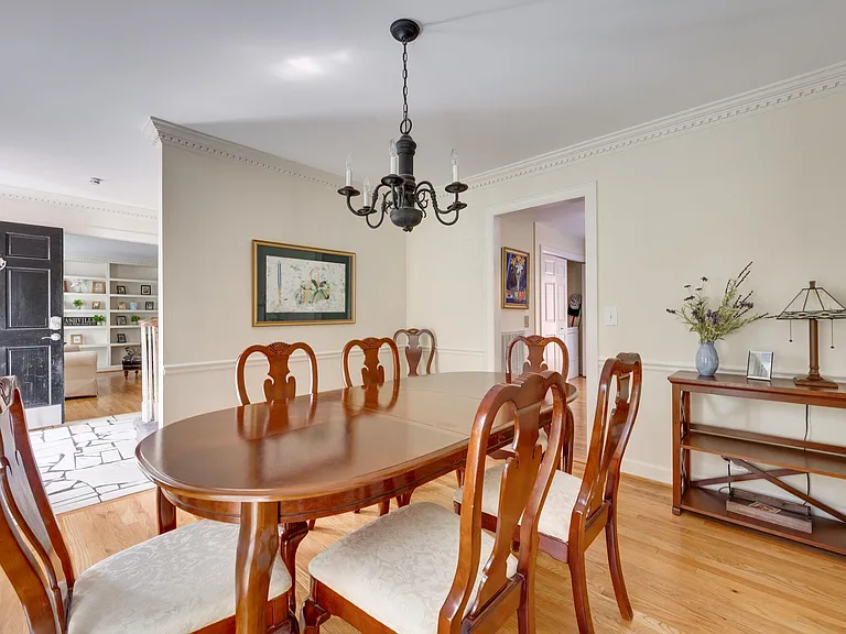 4625 Mountain View Dr — Photo 15