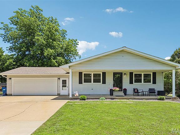 2nd image of 8 Frisse Ct
