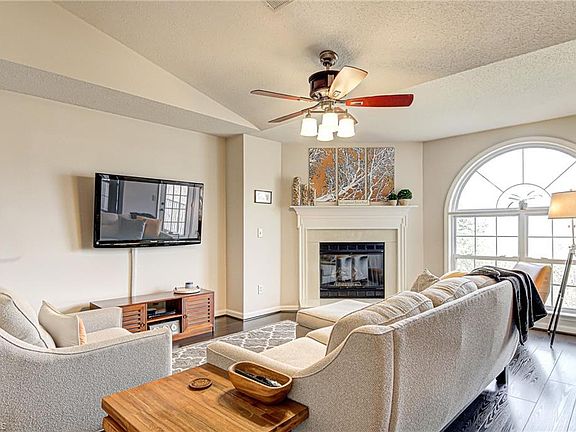 3rd image of 3650 Morris Farm Dr APT 3B