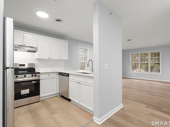 5th image of 468 Main Street #204