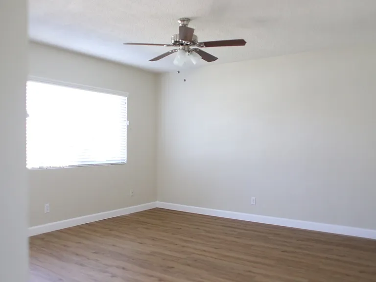 11620 Bellflower Blvd — Photo 15