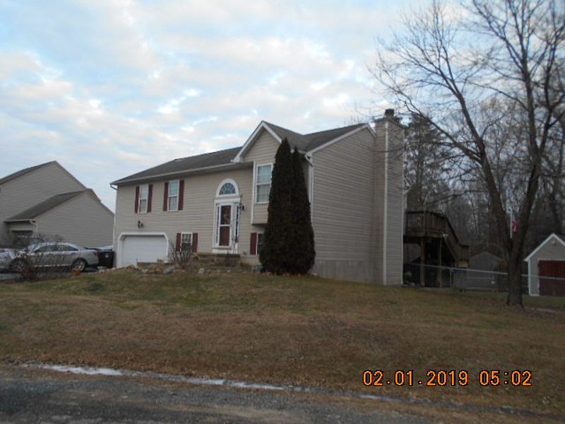 2nd image of 6101 Taverneer Ln