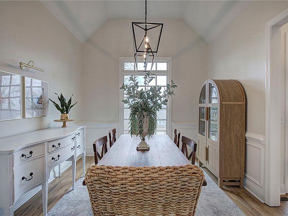 4th image of 16 Thunder Hawk Ln NE