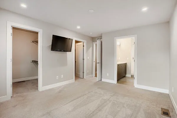 2435 S High St — Photo 9