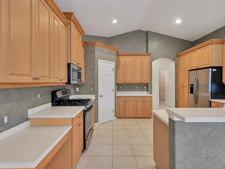 4920 Old Oakleaf Dr — Photo 11