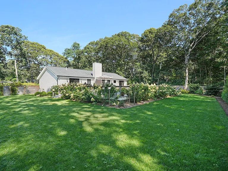42 Sandra Rd — Photo 6