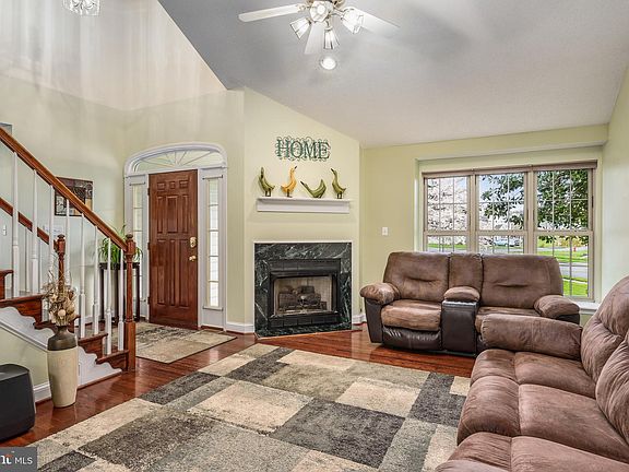 5th image of 111 Driftwood Dr
