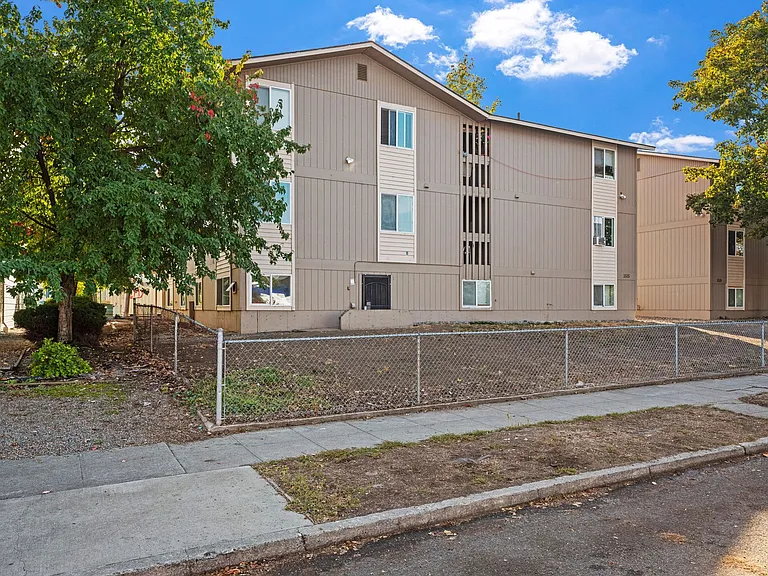 MOVE IN SPECIAL! 50% OFF SECOND MONTHS RENT - THE SHARP APARTMENTS! — Photo 13