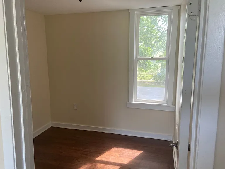 487 W Grand Ave — Photo 5
