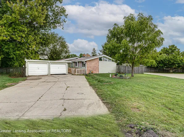 1095 Carlisle Hwy, Charlotte, MI 48813