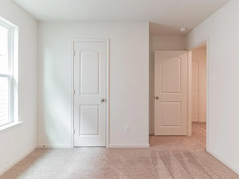 112 Allington Cir — Photo 19