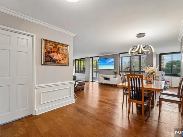 200 Winston Dr APT L09, Cliffside Park, NJ 07010