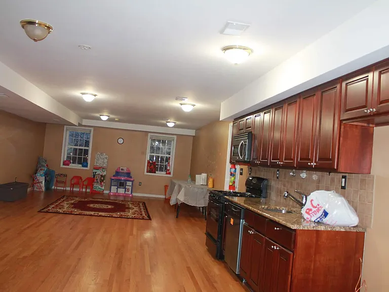 459 Liberty Ave — Photo 2