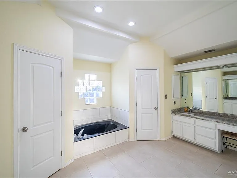 1901 Duke Ave — Photo 28