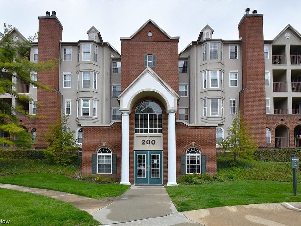 1st image of 200 Fox Hollow Dr APT 111