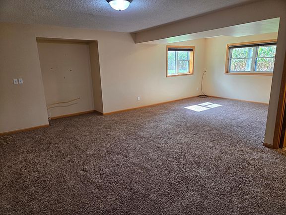4th image of 500 4th Ave NE