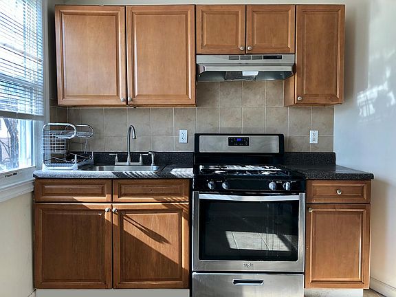 2nd image of 23 McCollum Pl Floor 2