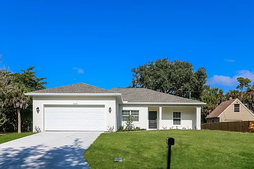 18090 Crawford Ave Photo 1
