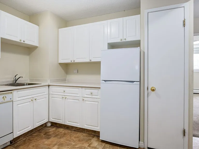 9700 Bonaventure Dr SE — Photo 24