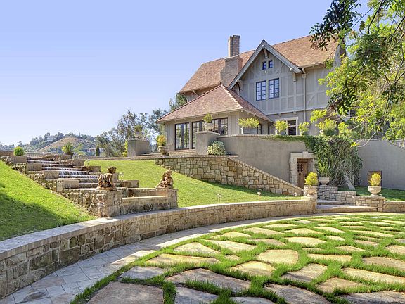2nd image of 1240 Benedict Canyon Dr