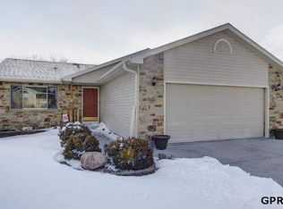 1966 SW 33rd St, Lincoln, NE 68522