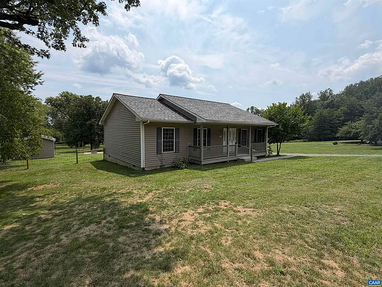 1720 Daybreak Ln — Photo 23