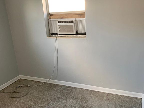 3rd image of 812 10th St APT B