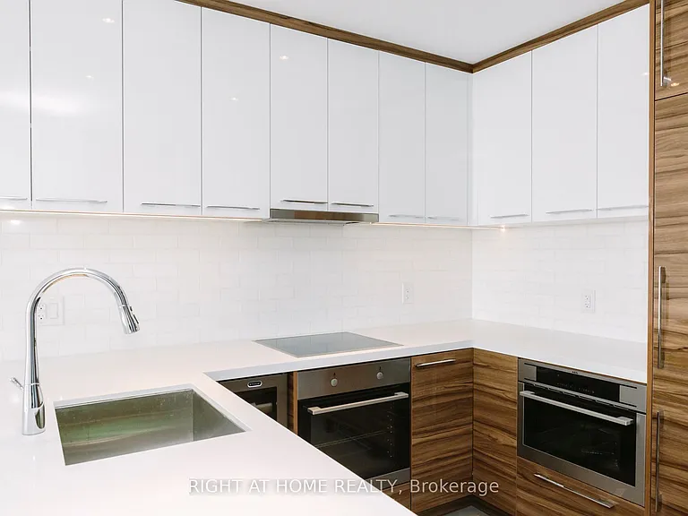 488 University Ave #2711 — Photo 5