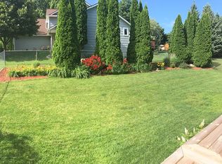 2549 Nemitz Ave E, Maplewood, MN 55119