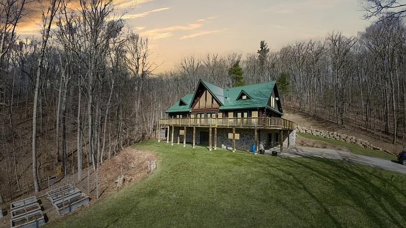 1st image of 232 Broadwater Ct