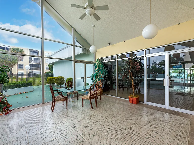 896 N Federal Hwy #527 — Photo 54