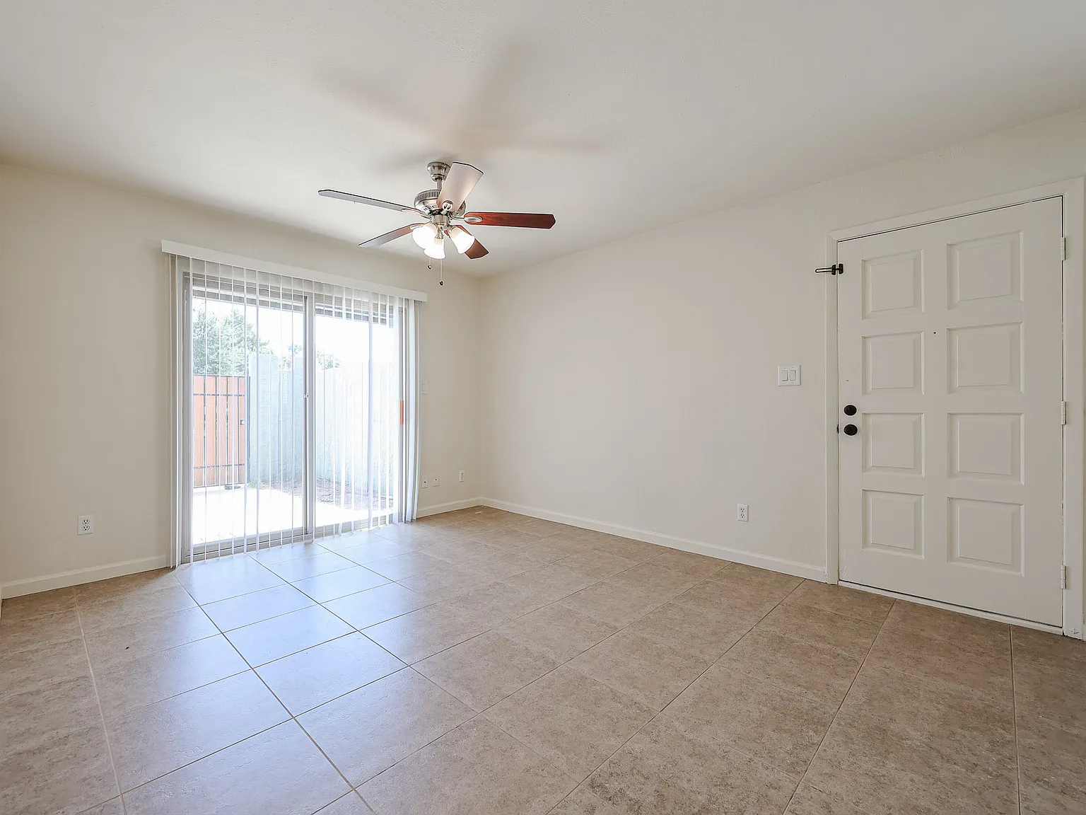 2 bed, 792 sqft, $1,399 — Photo 2